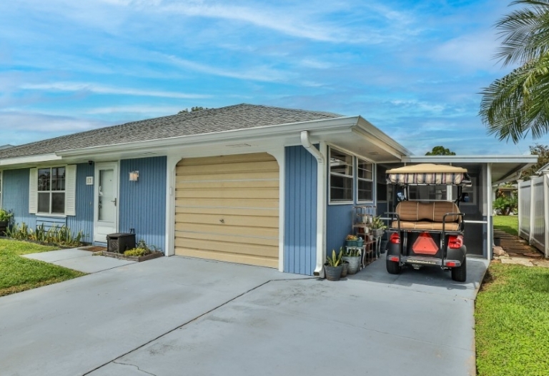 2BR/2BA/1CG Fairgreen Golf Villa